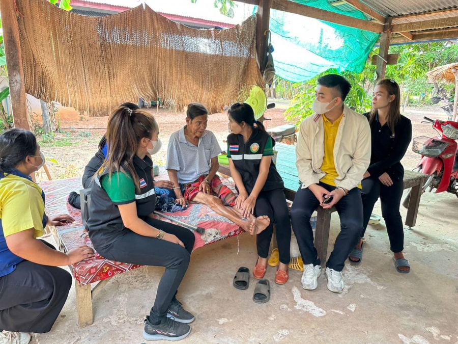 กองสวัสดิการสังคม ดำเนินการออกเยี่ยมผู้สูงอายุที่มีภาวะพึ่งพิง ในพื้นที่ตำบลนาดี ประจำเดือนเมษายน 2566