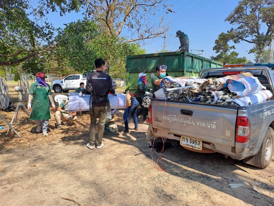 องค์การบริหารส่วนตำบลนาดี ดำเนินการจัดรวบรวมขยะอันตรายในชุมชนและห่อบรรจุเพื่อส่งให้องค์การบริหารส่วนจังหวัดอุบลราชธานี ณ สนามทุ่งบูรพา อำเภอเมือง จังหวัดอุบลราชธานี