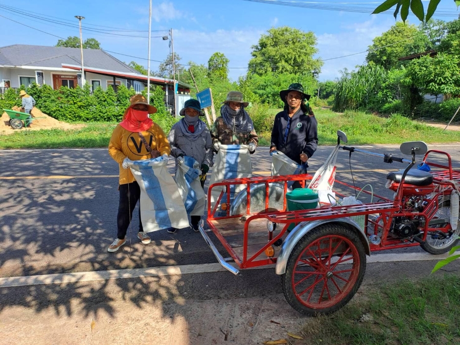 งานสาธารณสุขและสิ่งแวดล้อม สำนักปลัด องค์การบริหารส่วนตำบลนาดี ร่วมกับผู้นำชุมชน อถล. ได้ดำเนินการเก็บขยะในชุมชน เขตพื้นที่ตำบลนาดี อำเภอนาเยีย จังหวัดอุบลราชธานี เพื่อลดปริมาณขยะในชุมชน