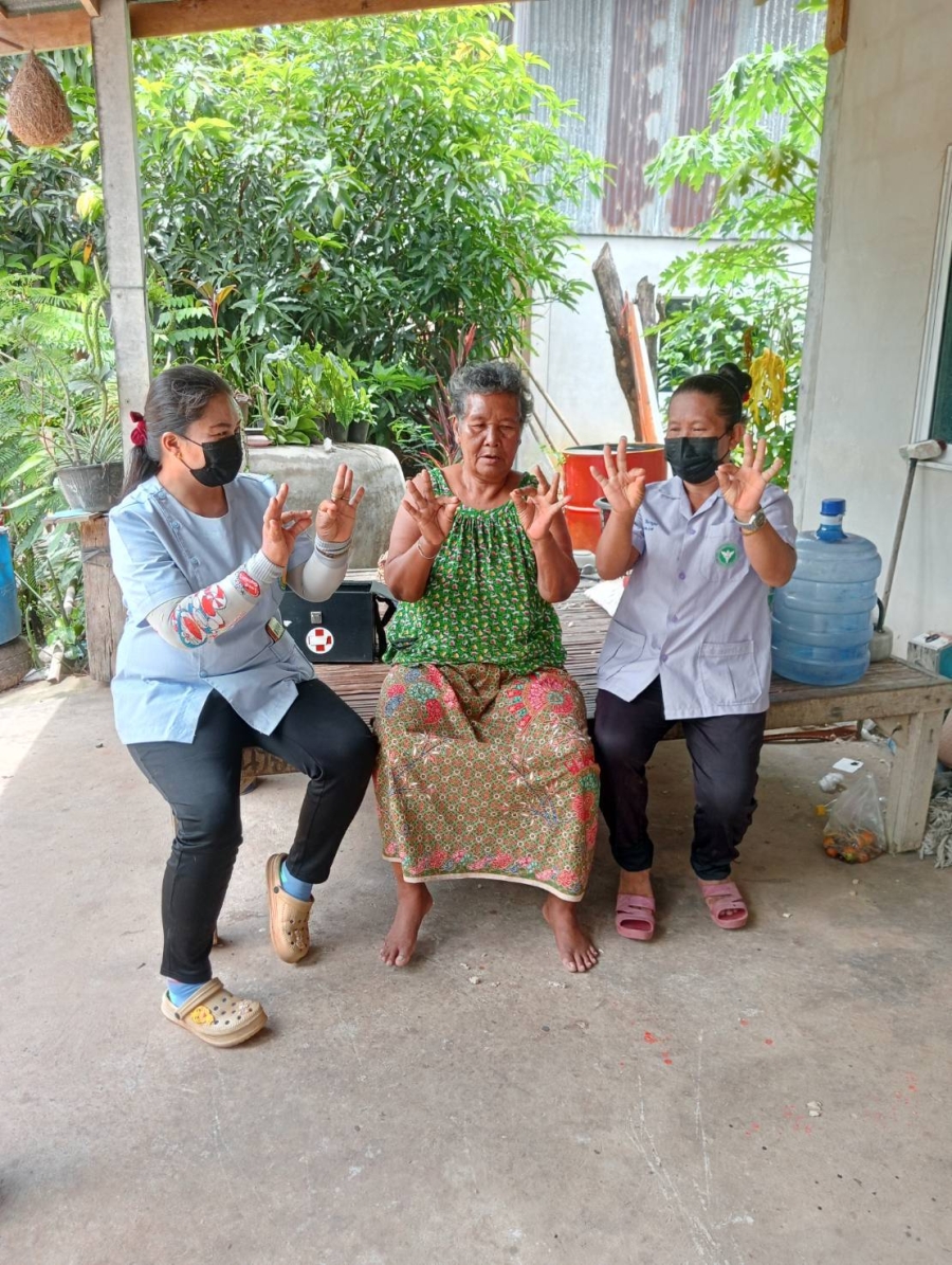 กองสวัสดิการสังคม ดำเนินการออกเยี่ยมผู้สูงอายุที่มีภาวะพึ่งพิง ในพื้นที่ตำบลนาดี ประจำเดือนมิถุนายน 2566