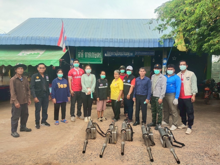 งานสาธารณสุขและสิ่งแวดล้อม สำนักปลัด อบต.นาดี ร่วมกับผู้นำชุมชน อสม. ลงพื้นที่ฉีดพ่นหมอกควันป้องกันโรคไข้เลือดออก ในพื้นที่ตำบลนาดี อำเภอนาเยีย จังหวัดอุบลราชธานี